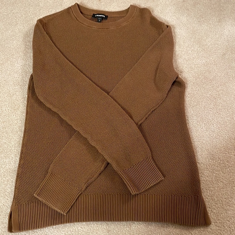 Express crew neck size Medium